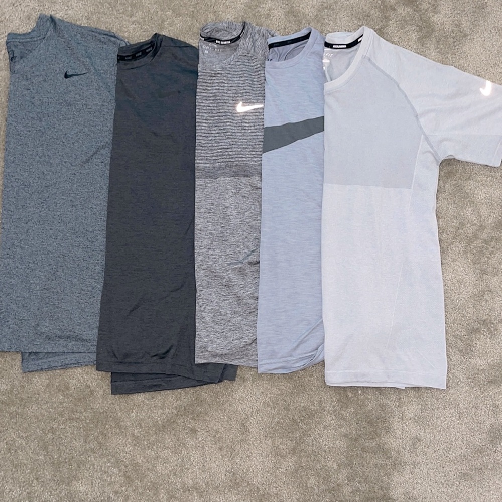 Men’s bundle of 6 Nike dry fit shirts. Size large